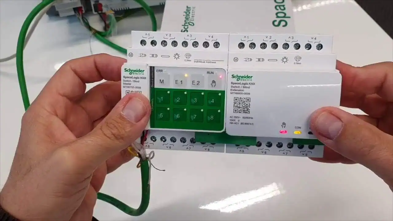 مشغلات SpaceLogic KNX: التشغيل الآلي الآمن والمرن مع MTN6705-0008S